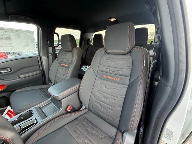new 2025 Nissan Frontier car