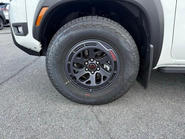 new 2025 Nissan Frontier car
