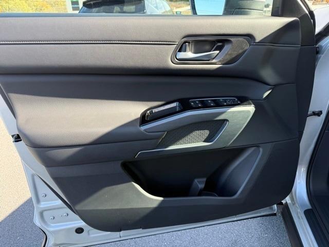 new 2025 Nissan Pathfinder car, priced at $42,090