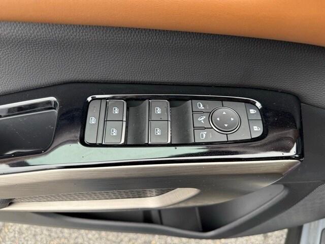 new 2025 Nissan Pathfinder car, priced at $46,332