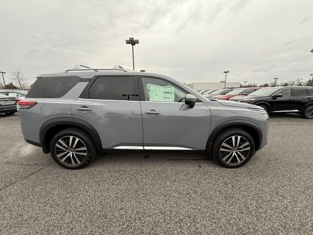 new 2025 Nissan Pathfinder car, priced at $46,332