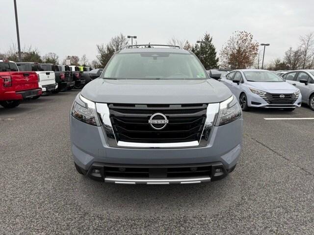 new 2025 Nissan Pathfinder car, priced at $46,332