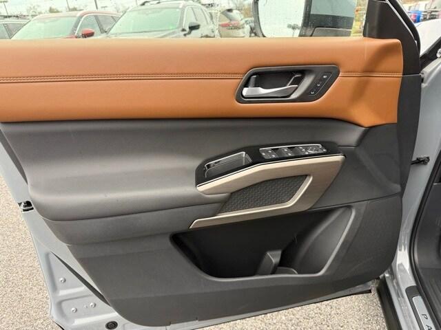 new 2025 Nissan Pathfinder car, priced at $46,332