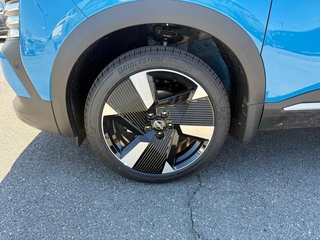 new 2025 Nissan Kicks car, priced at $31,441