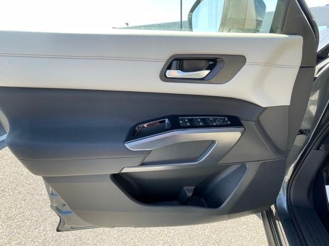 new 2025 Nissan Pathfinder car, priced at $40,446