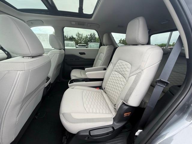new 2025 Nissan Pathfinder car