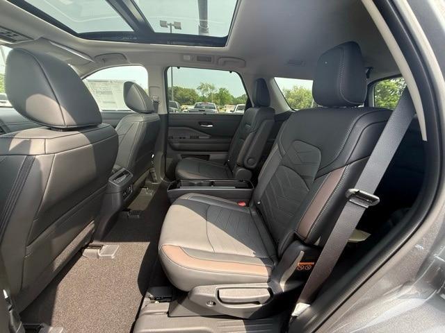 new 2025 Nissan Pathfinder car, priced at $46,667