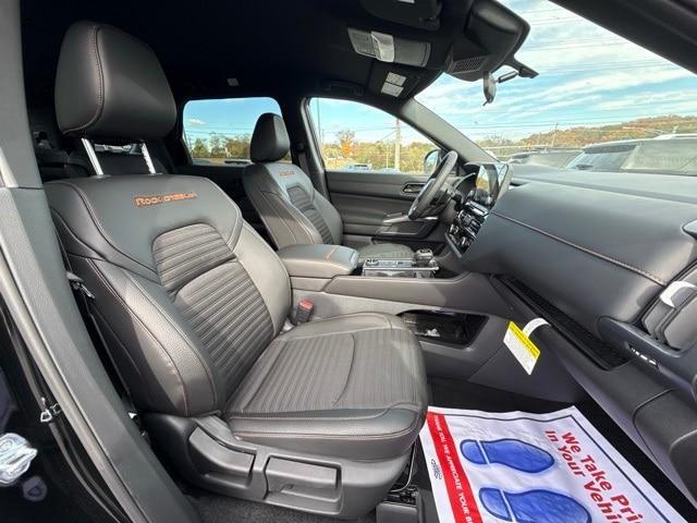 new 2025 Nissan Pathfinder car, priced at $39,267