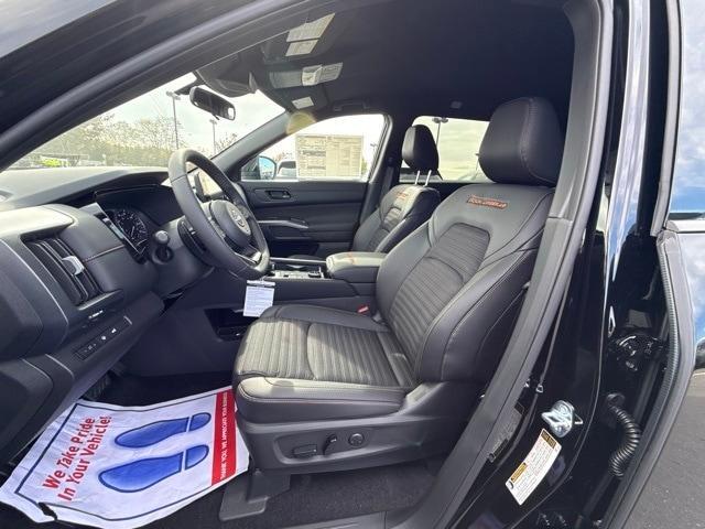 new 2025 Nissan Pathfinder car, priced at $39,267