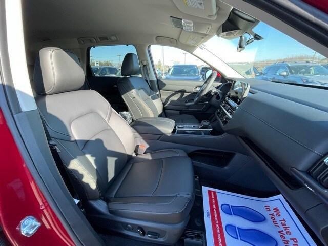 new 2025 Nissan Pathfinder car, priced at $41,087