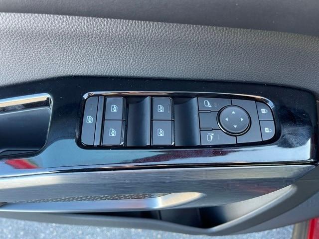 new 2025 Nissan Pathfinder car, priced at $45,287