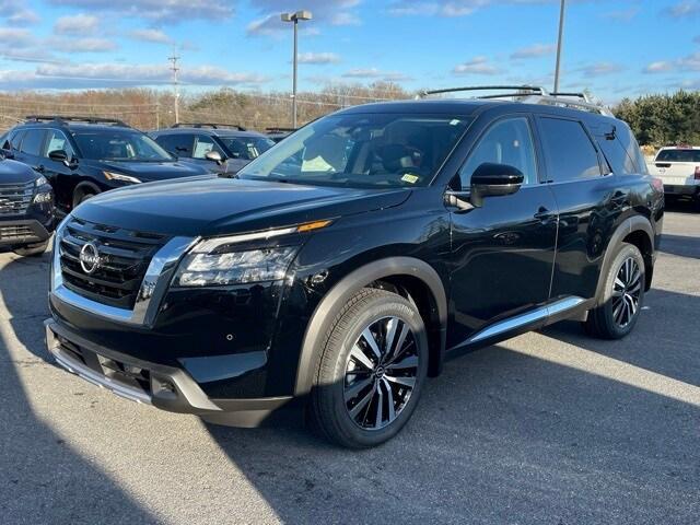 new 2025 Nissan Pathfinder car, priced at $51,423