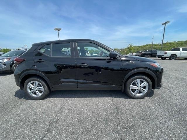 new 2025 Nissan Kicks Play car, priced at $23,179