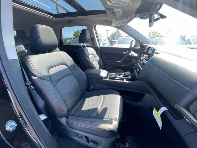 new 2025 Nissan Pathfinder car, priced at $47,223