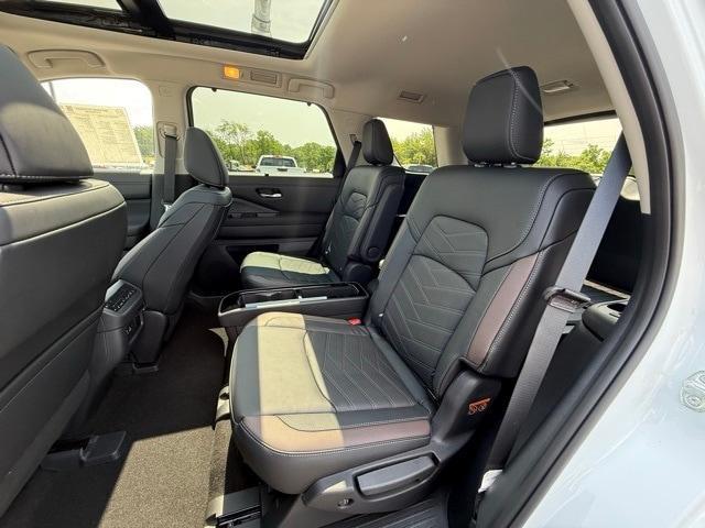 new 2025 Nissan Pathfinder car, priced at $47,288