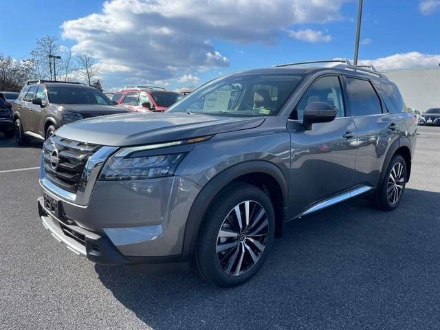 new 2025 Nissan Pathfinder car, priced at $51,423