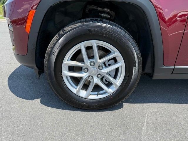 used 2025 Jeep Grand Cherokee car, priced at $36,900