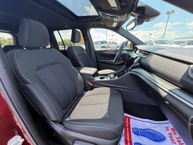 used 2025 Jeep Grand Cherokee car, priced at $36,900