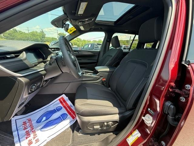 used 2025 Jeep Grand Cherokee car, priced at $36,900
