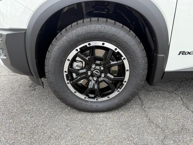 new 2025 Nissan Pathfinder car, priced at $40,757