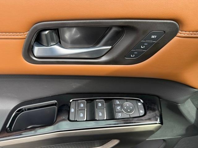 new 2025 Nissan Pathfinder car, priced at $45,569