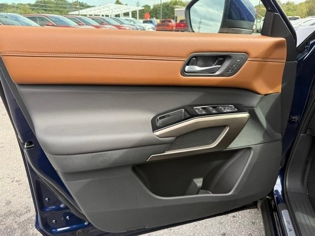 new 2025 Nissan Pathfinder car, priced at $45,569