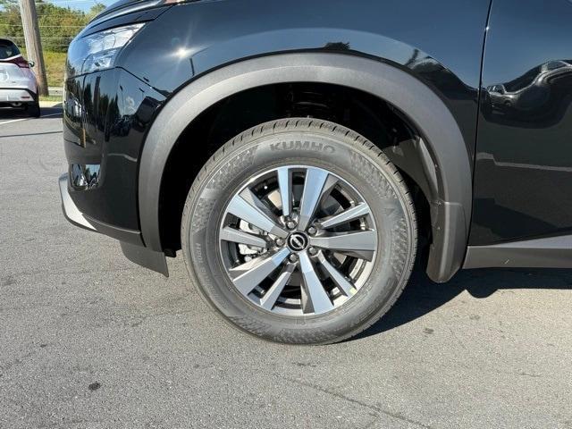 new 2025 Nissan Pathfinder car, priced at $43,185