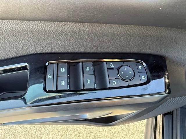 new 2025 Nissan Pathfinder car, priced at $43,185