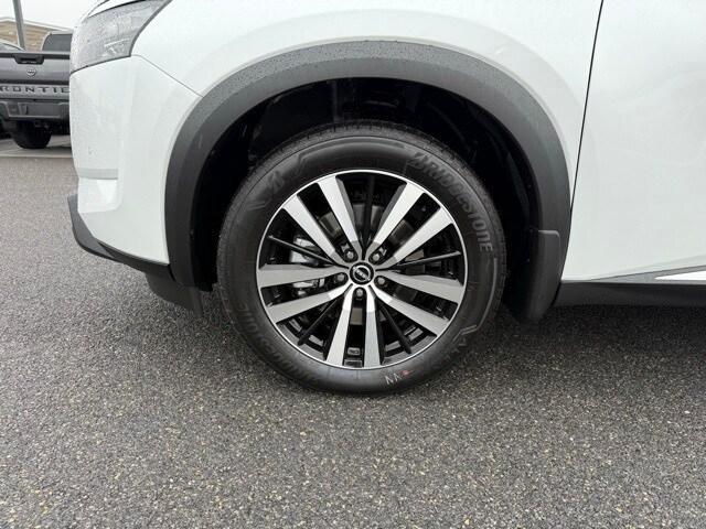 new 2025 Nissan Pathfinder car, priced at $46,022