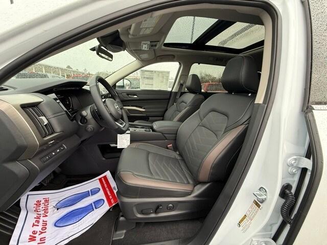 new 2025 Nissan Pathfinder car, priced at $46,022