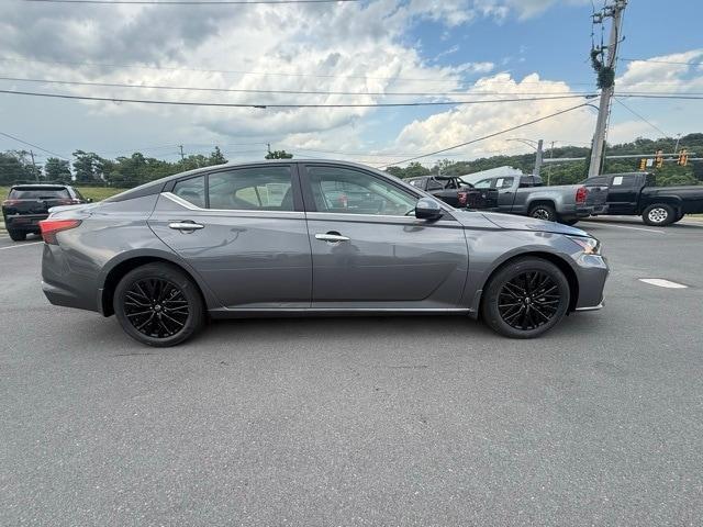 new 2025 Nissan Altima car