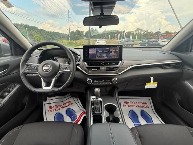new 2025 Nissan Altima car