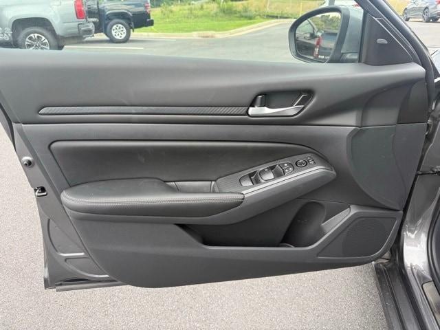 new 2025 Nissan Altima car