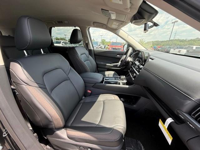 new 2025 Nissan Pathfinder car, priced at $43,049