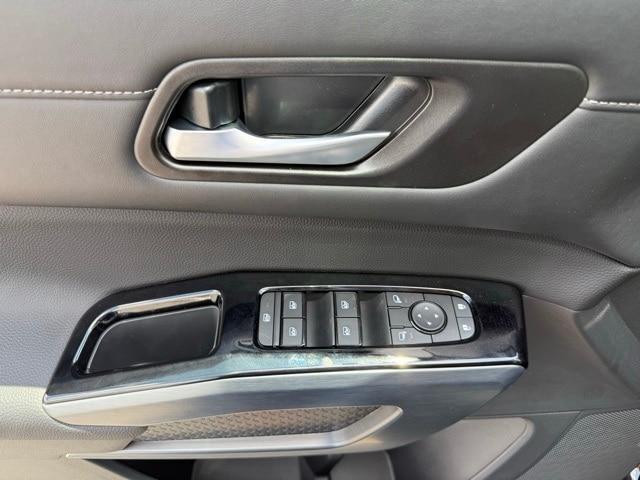new 2025 Nissan Pathfinder car, priced at $43,049