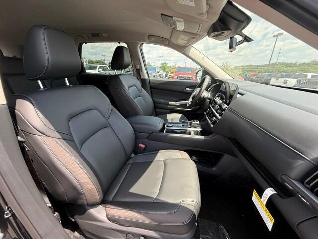 new 2025 Nissan Pathfinder car, priced at $43,049