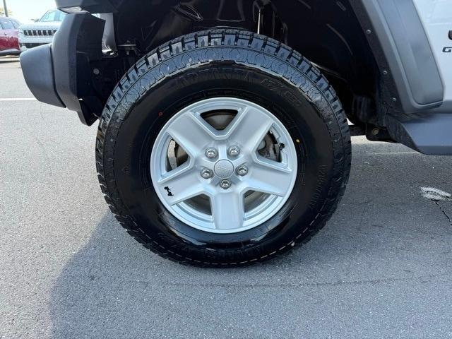 used 2020 Jeep Gladiator car, priced at $27,500