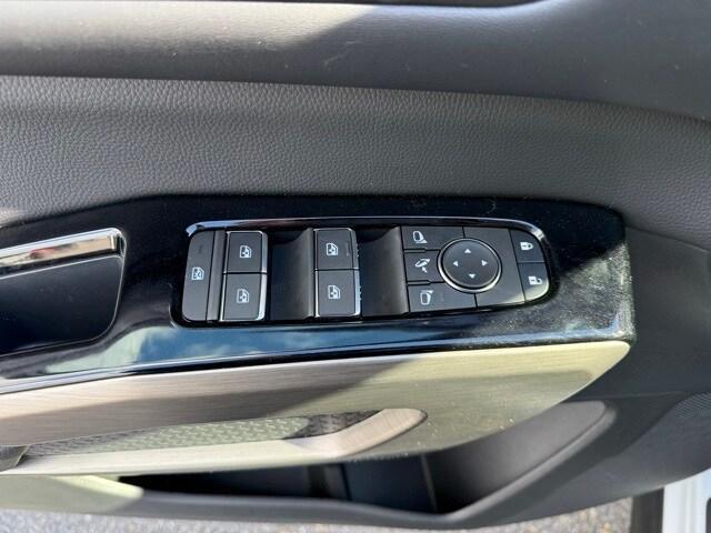 new 2025 Nissan Pathfinder car, priced at $46,332