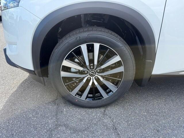 new 2025 Nissan Pathfinder car, priced at $46,332