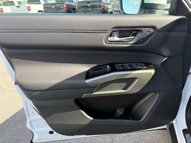 new 2025 Nissan Pathfinder car, priced at $46,332