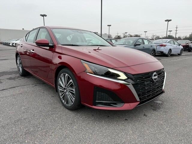 new 2025 Nissan Altima car, priced at $33,384