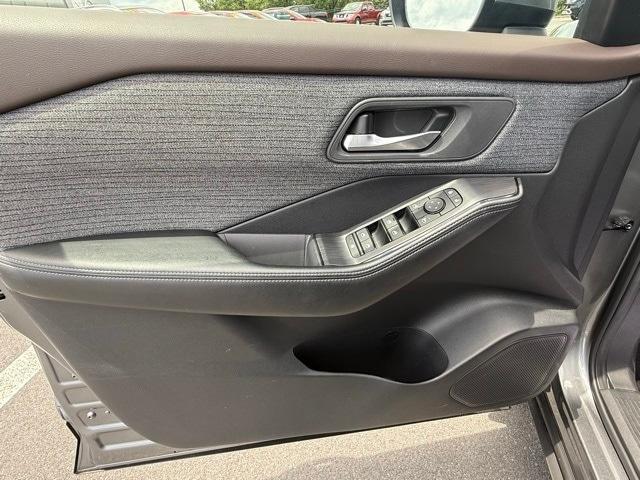 used 2023 Nissan Rogue car, priced at $25,900