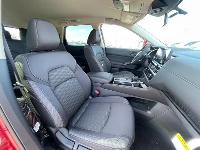 new 2025 Nissan Pathfinder car, priced at $42,272