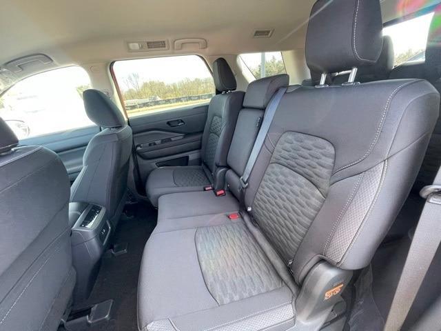 new 2025 Nissan Pathfinder car, priced at $42,272