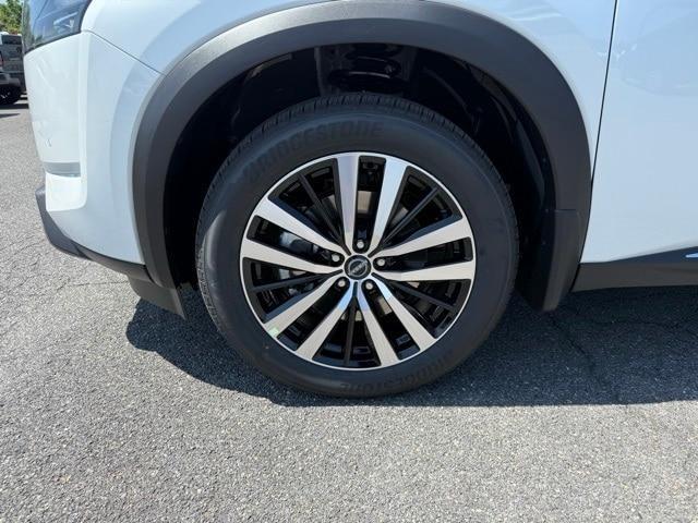 new 2025 Nissan Pathfinder car, priced at $50,912