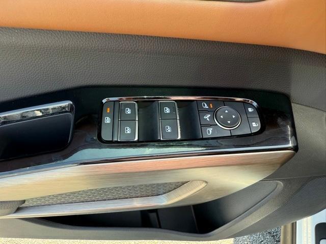 new 2025 Nissan Pathfinder car, priced at $50,912