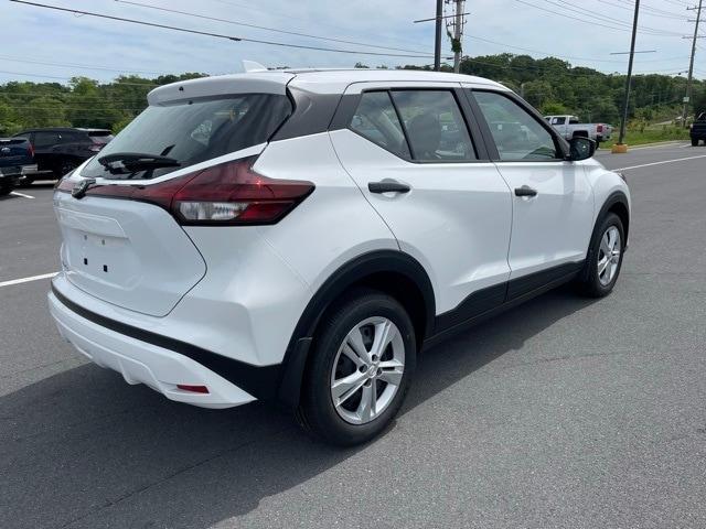 new 2025 Nissan Kicks Play car, priced at $23,179