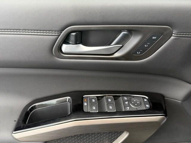 new 2025 Nissan Pathfinder car, priced at $46,102