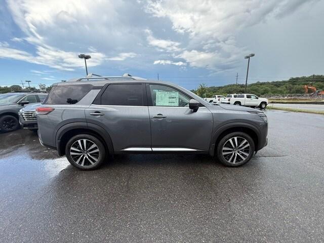 new 2025 Nissan Pathfinder car, priced at $46,102