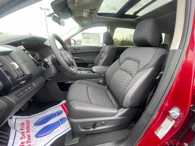 new 2025 Nissan Pathfinder car, priced at $44,098